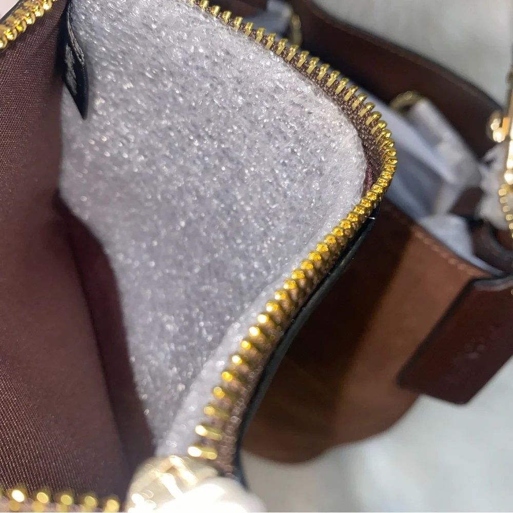 Coach 🤎 Rowan Bucket Bag in Suede New
